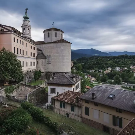 “oltre Il Confine” Apartamento *
